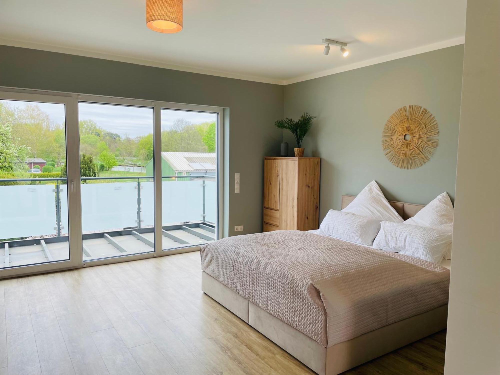Lightplace - Moderne Apartments In Braunschweig - Balkon - Netflix - Am Kanal Luaran gambar
