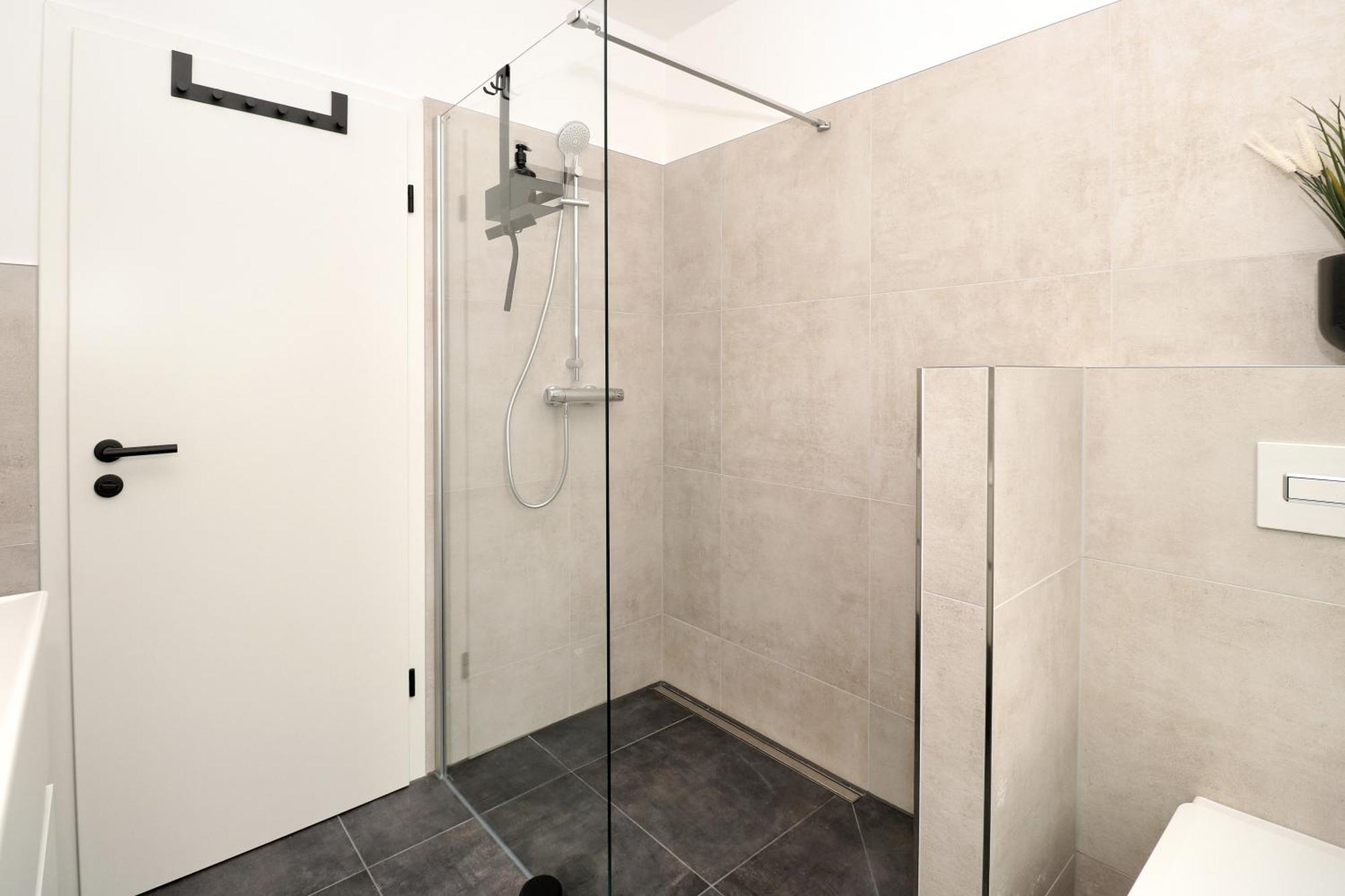 Lightplace - Moderne Apartments In Braunschweig - Balkon - Netflix - Am Kanal Luaran gambar