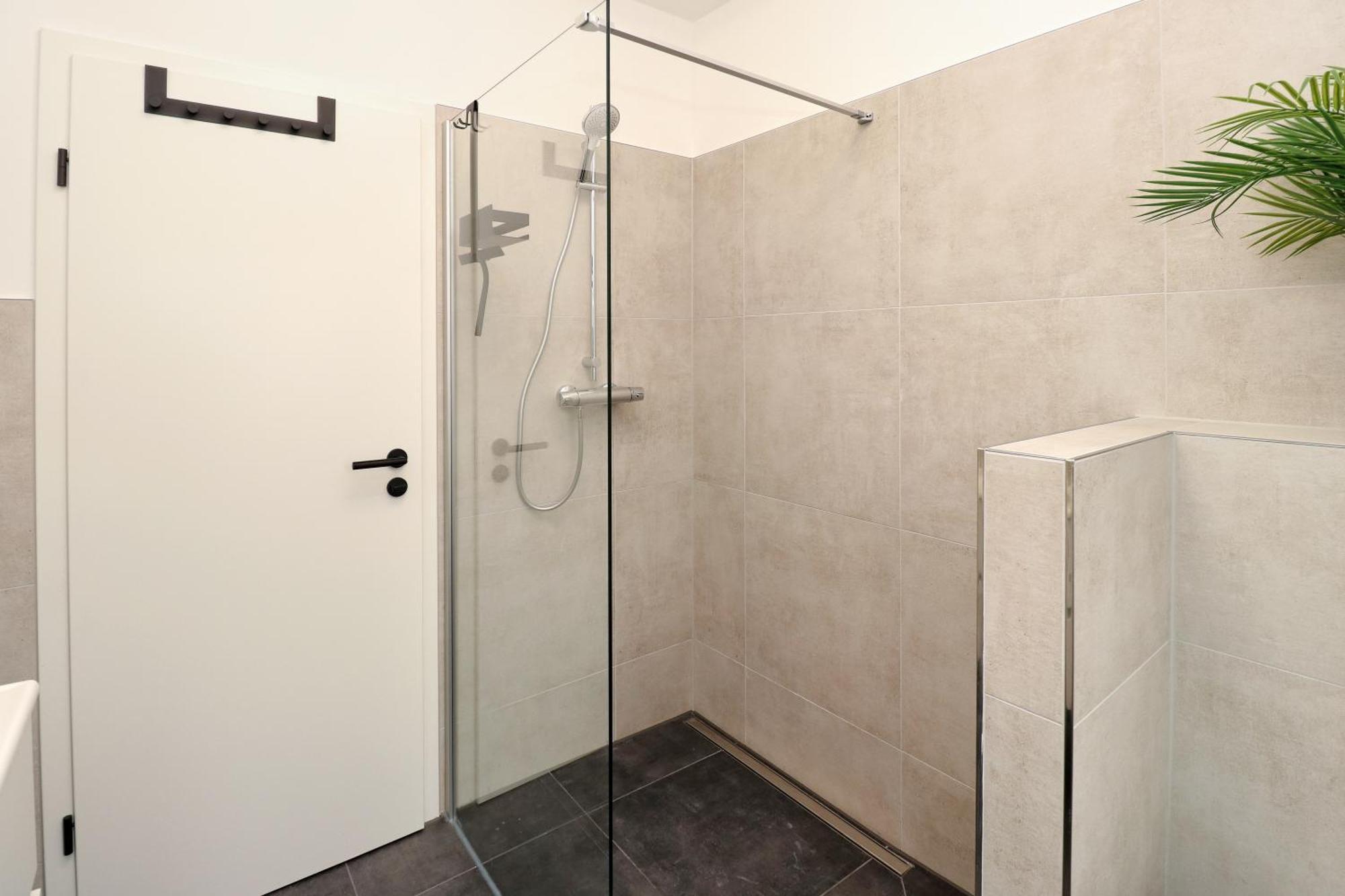 Lightplace - Moderne Apartments In Braunschweig - Balkon - Netflix - Am Kanal Luaran gambar
